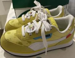21.5センチ PUMA スポンジボブ　スニーカー　新品未使用品のサムネイル