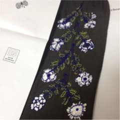 ふっくら 刺繍 双子のお花 ハギレ はぎれ ミナペルホネン ブローチ ヘアゴムのサムネイル