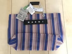【新品、未使用】マルニ マーケット ストライプ メッシュトートバッグ　ネイビーのサムネイル