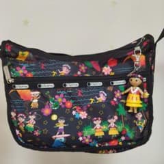 イッツ・ア・スモールワールド　ショルダーバッグ　LeSportsac　Disnyのサムネイル