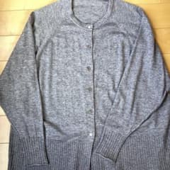 北欧暮らしの道具店　開けても閉じてもコーデがまとまるカーディガンのサムネイル