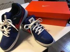 NIKE スニーカーのサムネイル