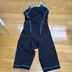 新品 arena 水泳水着 サイズMのサムネイル