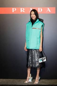 プラダ PRADA LINEA ROSSA ポリエステル 中綿ベスト グリーン - メルカリ