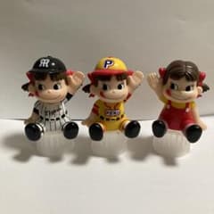 不二家 ペコちゃん ボトルキャップ3体セットのサムネイル