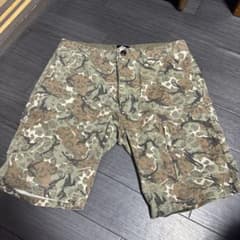 stussy 迷彩柄ハーフパンツ　W34のサムネイル