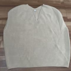 UNIQLO 3D KNIT コットンVネックベストのサムネイル