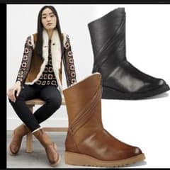 新品！UGG  LORNA ムートンブーツ レザー 黒 アグのサムネイル