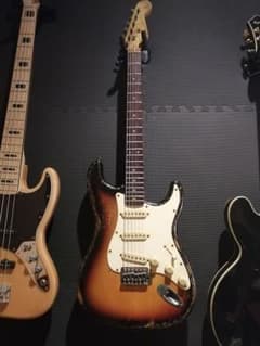 Squier by Fender Stratocaster relicのサムネイル