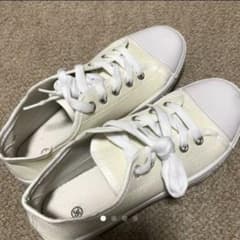 白 スニーカーのサムネイル