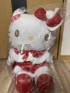 ハローキティ 一番くじ ①番ぬいぐるみ クリスマス ファミマ限定のサムネイル