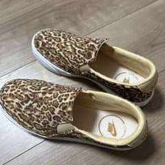 スニーカーのサムネイル
