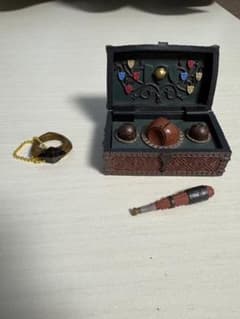 ハリー・ポッター 魔法の箒 クィディッチボックス ＆分霊箱 指輪 ガチャガチャのサムネイル