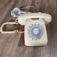 ダイヤル式電話　クリーム色のサムネイル