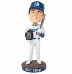 激レア 大谷翔平 シルバーバット ボブルヘッド MVP ドジャース 来場者
