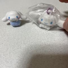 サンリオ　シナモロール　フィギュアとキーホルダーのサムネイル