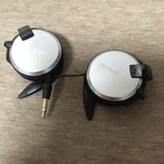 SONY 耳掛けイヤフォンのサムネイル