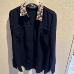 ROSE BUD ネイビー フラワープリント襟 シャツのサムネイル