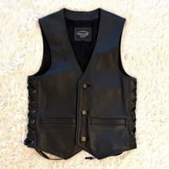 美品 OUTLAW TOKYO バイカー レザーベスト ブラック 牛革 36 美品 OUTLAW TOKYO バイカー レザーベスト ブラック 牛革 36 - メルカリ