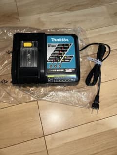 マキタ純正 急速充電器のサムネイル