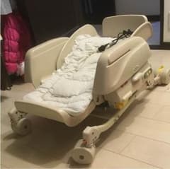 値下げ！電動スイング！コンビ オートスイング ハイローチェアのサムネイル