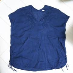 ニコアンド刺繍トップスのサムネイル