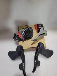 SRAM RED eTap 11s リム用3点＋純正バッテリー2個・充電器セット SRAM RED eTap 11s リム用3点＋純正バッテリー2個・充電器セット