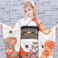 正絹振袖 駒刺繍 紋意匠 金彩 振袖セット 振袖フルセット オフホワイト