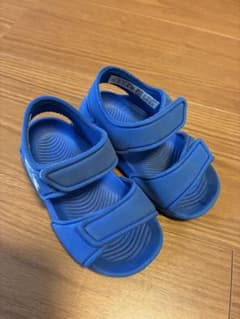 adidas キッズ サンダル ブルーのサムネイル
