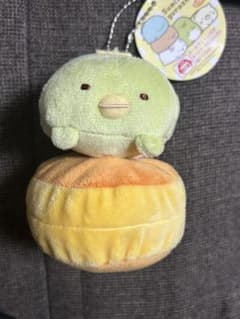 すみっコぐらし　ボールチェーン付き　ホットケーキになりきりぬいぐるみ　ぺんぎん？