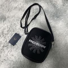 新品 FRED PERRY ショルダーバッグ ブラック L3255 - メルカリ
