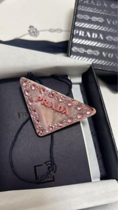 PRADA ヘアピン トライアングル ピンクのサムネイル