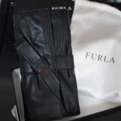 FURLAの財布のサムネイル