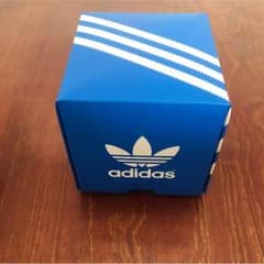adidasの時計のサムネイル