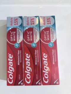 Colgate Optic White Exfoliating 46g 3本のサムネイル