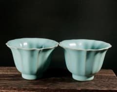 旧蔵 汝窯 青磁 葵口杯 二客組 天青釉 茶杯 中国古美術 CL0445 旧蔵 汝窯 青磁 葵口杯 二客組 天青釉 茶杯 中国古美術 CL0445 - メルカリ