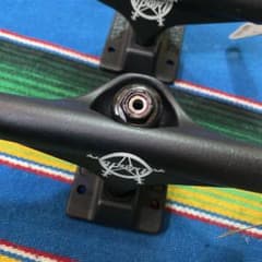 Independent slayerコラボスケートボードトラック 139 independent スケートボードslayerモデル トラック 黒 139 - メルカリ