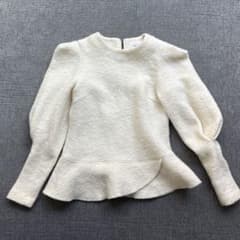 専用✨OHGA　オーガ　スフレニット　パフスリーブ　ペプラム トップス OHGA オーガ スフレニット パフスリーブ ペプラム トップス - メルカリ