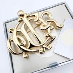3182-6 保存箱付き極美品✨Dior ブローチ CD ロゴ 希少 刻印 - メルカリ