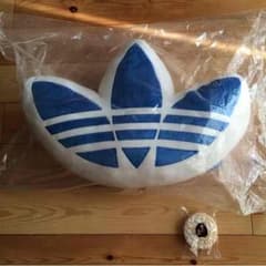 すいまmikityさん専用 adidas会員限定品クッションのサムネイル