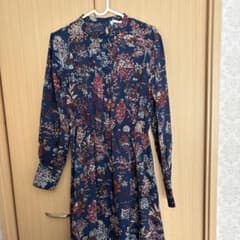 新品✨春に！花柄ワンピースのサムネイル