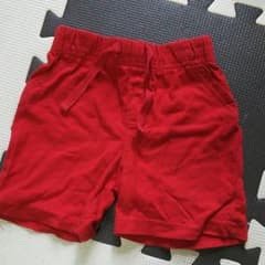 オールドネイビーの真っ赤なショートパンツ☆80～90cmのサムネイル