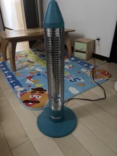 タワー型ストーブ ピンク 青のサムネイル