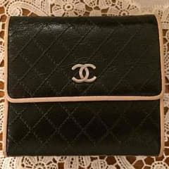 ☆中古・本物☆CHANEL 二つ折り財布 ブラックのサムネイル