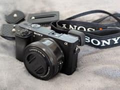 SONY α6300 E PZ16-50mm レンズキット シャッター2980回 - メルカリ