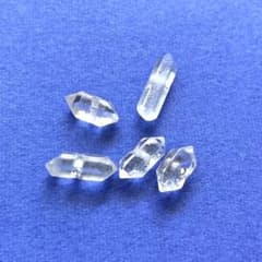 アフガニスタン産 ダブルポイント水晶ビーズ 5石 - メルカリ