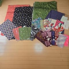 和柄 縮緬はぎれ 大判97㎝×67㎝、風呂敷,65cm×65㎝、着物解きはぎれ他のサムネイル