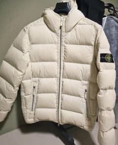 正規品 極美 白 24AW ストーンアイランド STONE ISLAND ダウンのサムネイル