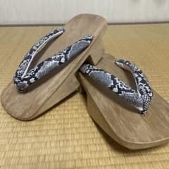 下駄　鼻緒蛇柄のサムネイル