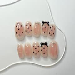【C0040】ネイルチップ ベージュ ピンク ドット ブラック リボン 可愛いのサムネイル
